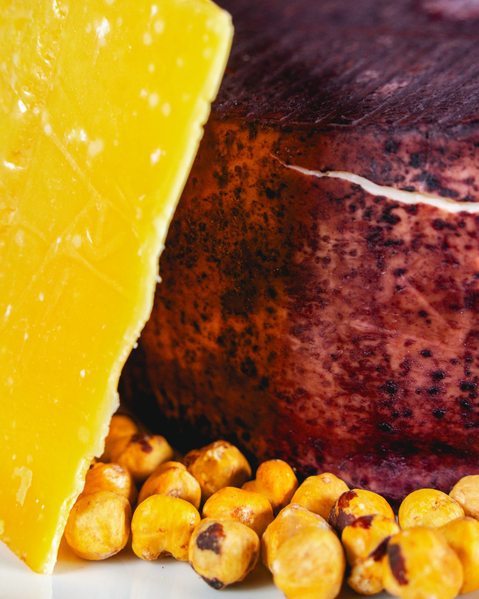 Pochi ingredienti, scelti con attenzione:

🧀 Ubriaco al Nebbiolo
🧀 Parmigiano Reggiano Vacche Rosse
🥜 Nocciole tostate

📩 Info e ordini: orders@maistafood.ch | info@maistafood.ch

#MaistàFood #ItalianFoodExperience #ParmigianoVaccheRosse #Nocciole #IngredientiDiQualità #CucinaAutentica #FoodExperience #Hönggerhof