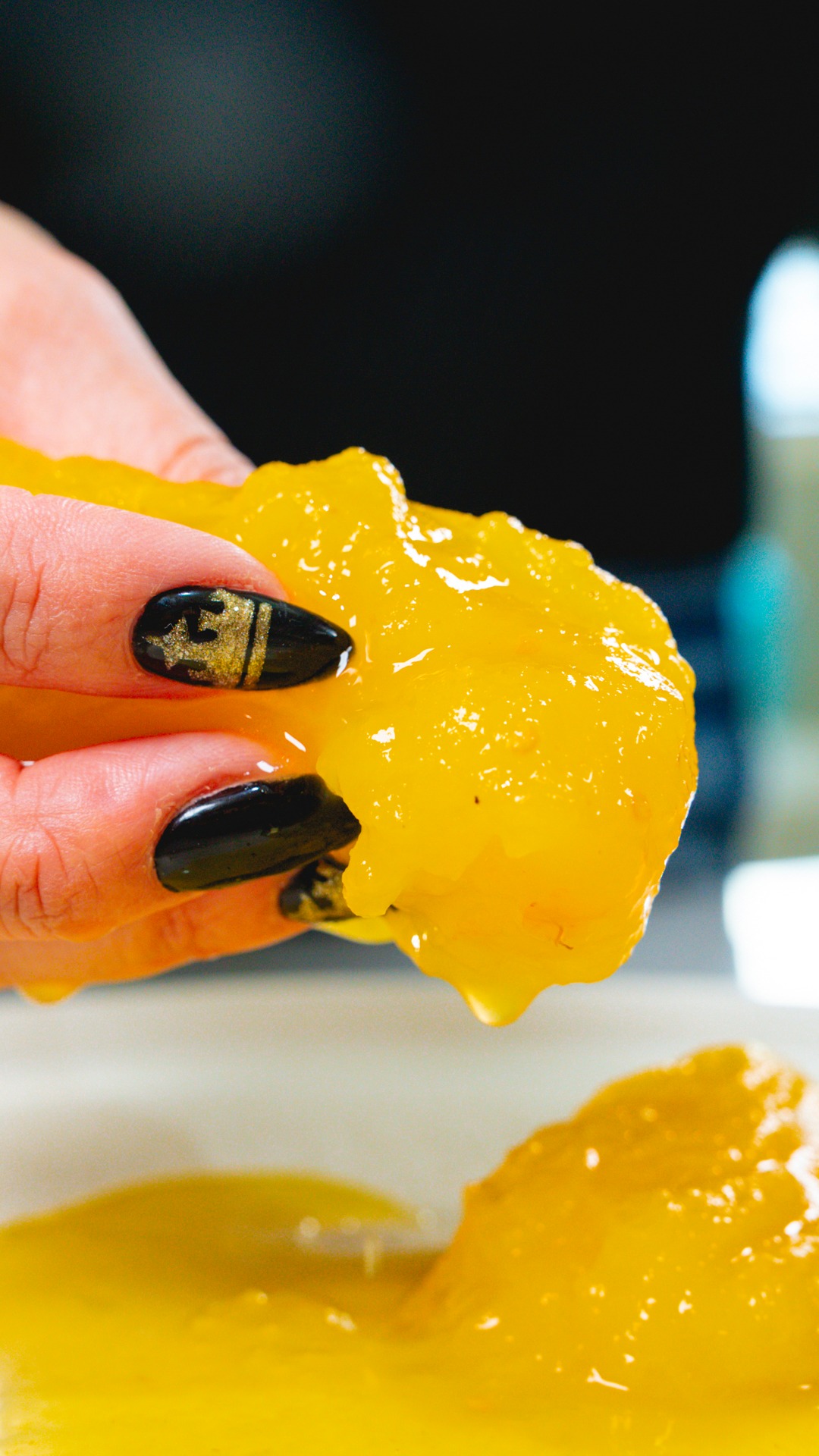 Un gesto semplice, un sapore che resta. ✨

Il pomodoro pelato giallo Giallo Marzanello sprigiona dolcezza, freschezza e una consistenza che racconta tutta la qualità della materia prima.

Succoso, delicato, autentico.
Quando il pomodoro è così, non serve altro. 🍅

📩 Info e ordini: orders@maistafood.ch | info@maistafood.ch

#MaistaFood #ItalianFoodExperience #Pomodoro #MadeInItaly #FoodArt