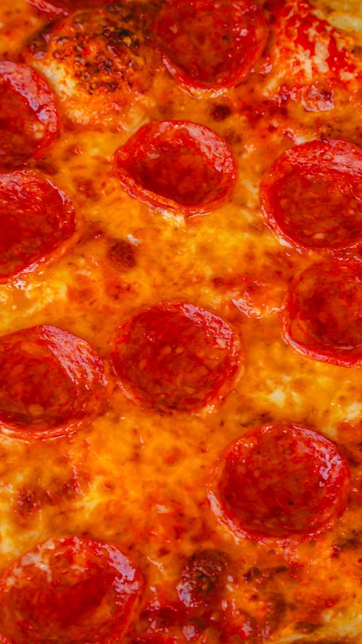 Dalla materia prima al risultato, tutto trova il suo equilibrio. 🍕
La Pizza New York unisce croccantezza, carattere e ingredienti selezionati, lavorati con attenzione per esprimere una visione autentica della pizza contemporanea. 🇮🇹
Pomodoro San Marzano Solania, impasto leggero, dettagli che fanno la differenza.
Perché quando la qualità è autentica, si riconosce subito.
📍 Disco Pizza, Lucerna
📩 Info e ordini: orders@maistafood.ch | info@maistafood.ch
#MaistàFood #ItalianFoodExperience #MadeInItaly #FoodArt #SwissFoodService