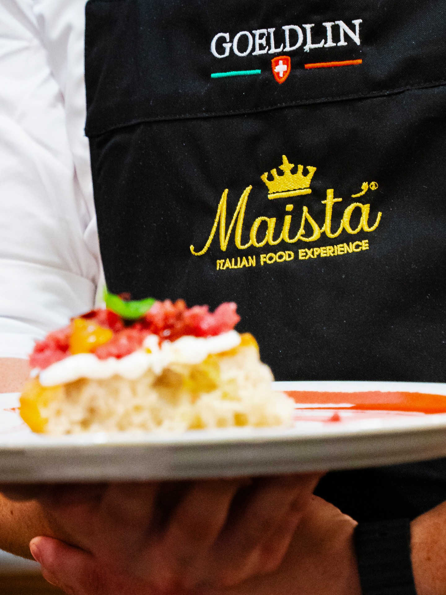 Dietro ogni piatto c'è molto più di una ricetta.
Ci sono ingredienti selezionati, mani esperte e una passione che si rinnova ogni giorno.
È così che Maistà Food accompagna chef e ristoratori: con materie prime italiane capaci di valorizzare ogni creazione, senza togliere spazio al talento di chi la realizza.
Perché l'eccellenza nasce sempre dall'incontro tra qualità e passione. 🇮🇹
📩 Info e ordini: orders@maistafood.ch | info@maistafood.ch
#MaistaFood #ItalianFoodExperience #MadeInItaly #ChefLife #SwissFoodService