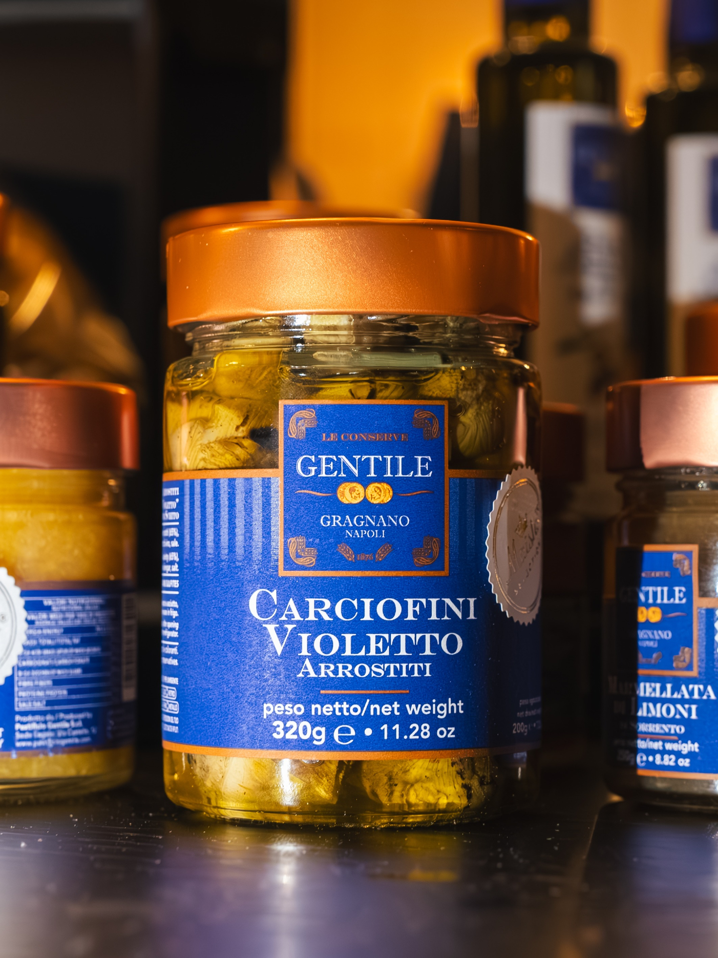 Piccoli carciofi, grande carattere.
I Carciofini Violetto Arrostiti Gentile raccontano una materia prima semplice attraverso una lavorazione capace di esaltarne gusto, consistenza e intensità.
Arrostiti e conservati con cura, sono una proposta versatile per antipasti, pizze, focacce e piatti dove ogni ingrediente deve avere una presenza riconoscibile.
Una delle selezioni che Maistà porta nelle cucine professionali per raccontare, ingrediente dopo ingrediente, la qualità italiana.
📩 Info e ordini:
orders@maistafood.ch | info@maistafood.ch
#MaistaFood #Gentile #Carciofini #MadeInItaly #ItalianFoodExperience